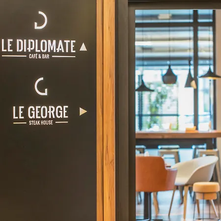 L'elysée Val D'europe 4* Serris
