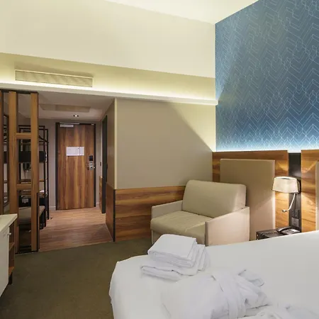 L'elysee Val D'europe 4*