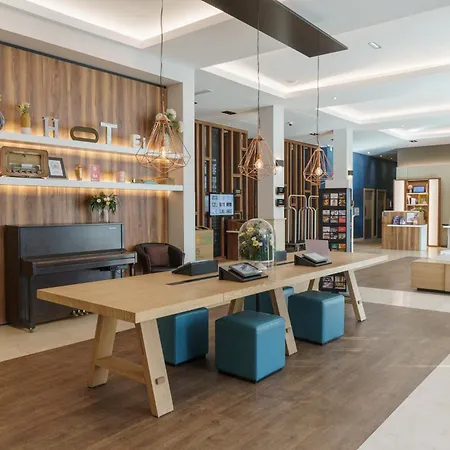 Hotel L'elysee Val D'europe 4*