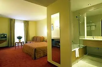 L'elysee Val D'europe 4*