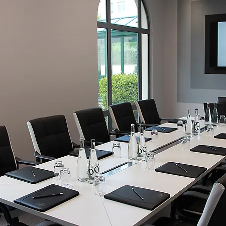 L'elysee Val D'europe 호텔 세리스