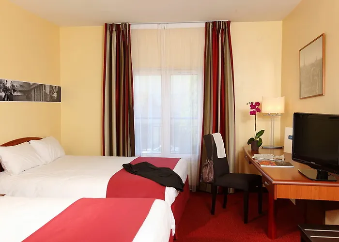 L'elysee Val D'europe Hotel