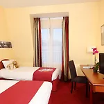 L'elysee Val D'europe 4* Serris