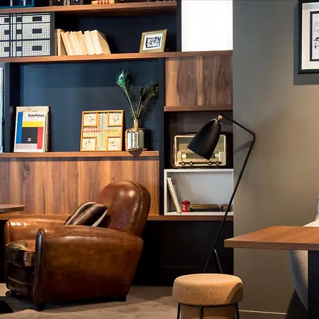 L'elysee Val D'europe Σερί