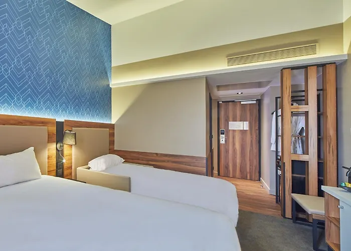 L'elysée Val D'europe 4* Serris