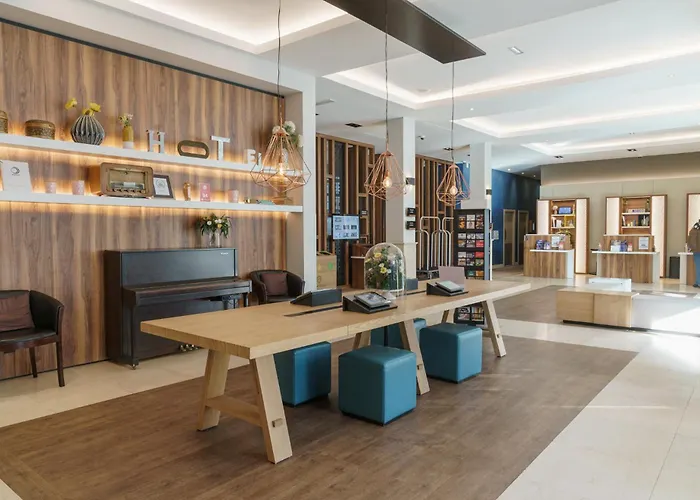 Hotel L'elysée Val D'europe 4*