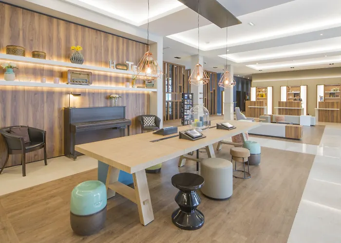 L'elysée Val D'europe 4* Serris