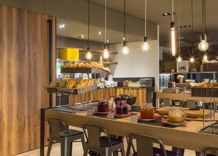 L'elysée Val D'europe 4* Serris