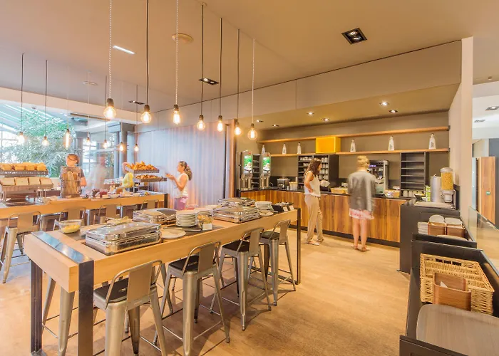 L'elysée Val D'europe 4* Serris