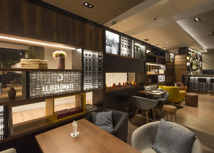 Hotel L'elysée Val D'europe 4*