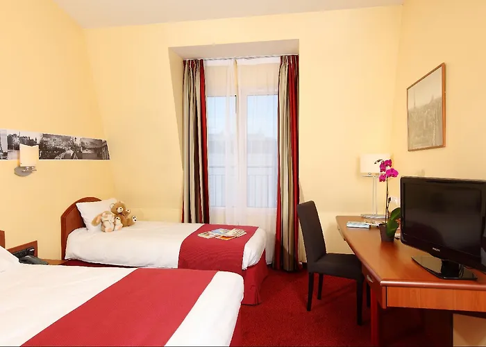 L'elysée Val D'europe 4* Serris